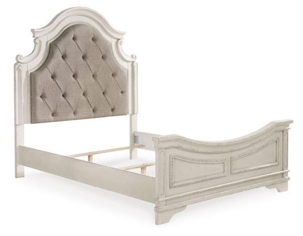 Realyn King Upholstered Panel Bed - Image 3